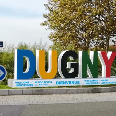 Lettres géantes pour les J.O. de Dugny