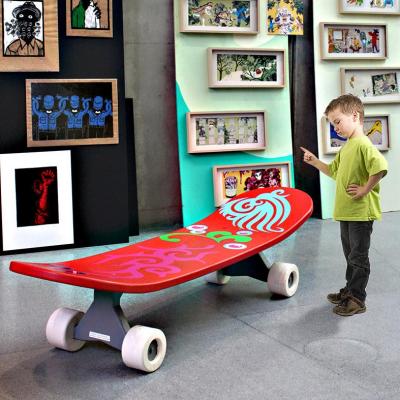 Skate géant pour banc / Salon du livre, Toulouse